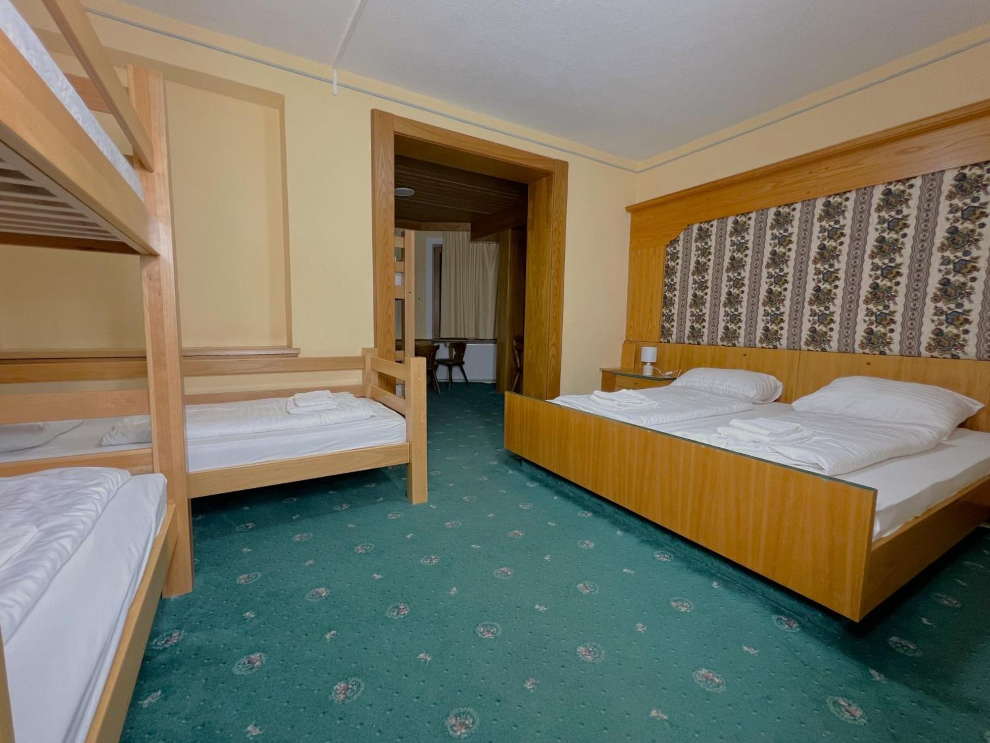 Mountain Hostel Ramsau am Dachstein Exteriör bild